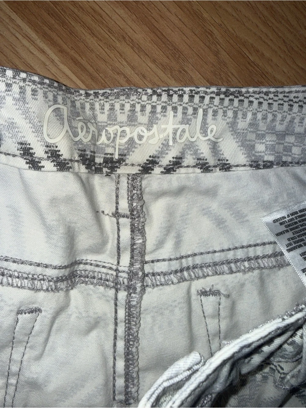 Aeropostale White & Gray Patterned Jeggings